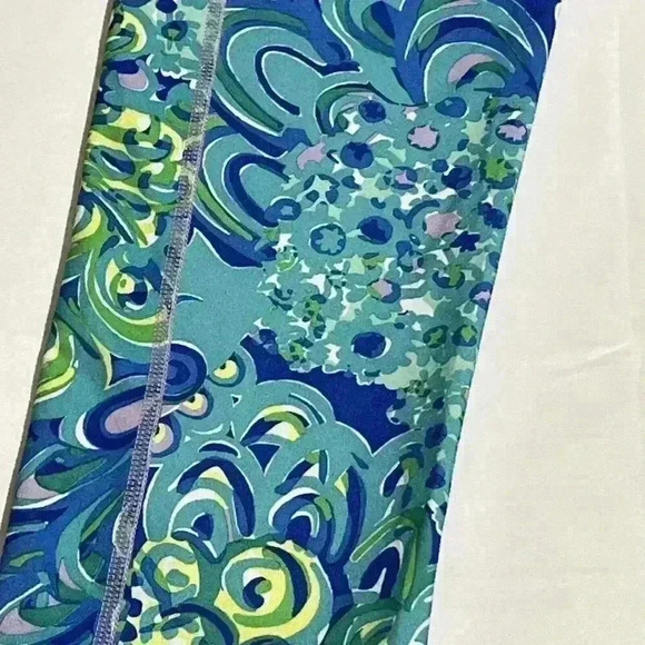 Lilly Pulitzer Luxletic Weekender Lilly’s Lagoon Capris Leggings Pants XS - Picture 11 of 11